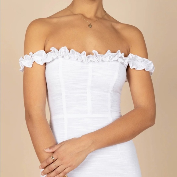 Petal+ Pup NWT Florez Dress Elegant Off-Shoulder White Dress - Picture 1 of 9
